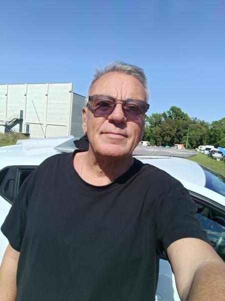 je suce mec je reçois ou bouge