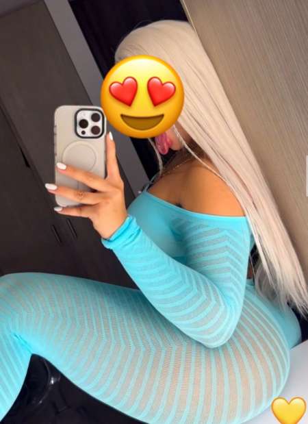 Belle latina prt  vos fantasme