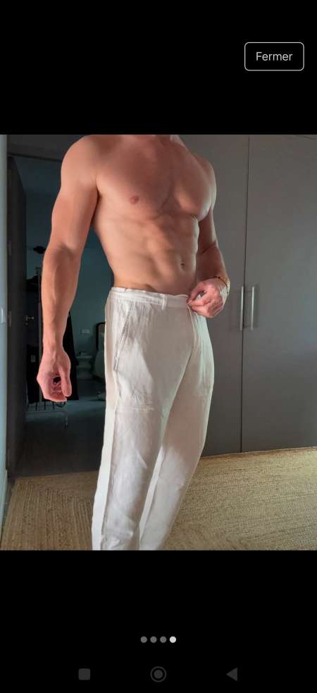 Homme bien mont� sportive