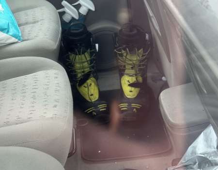 JH asiat ch rebeu qui entre dans sa chambre et BZ