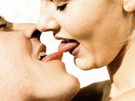 CHERCHE FEMME POUR UNE RELATION INTIME O6O76O9166.