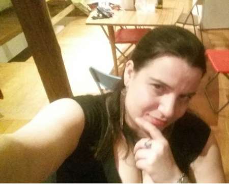 Belle femme sublime et ronde