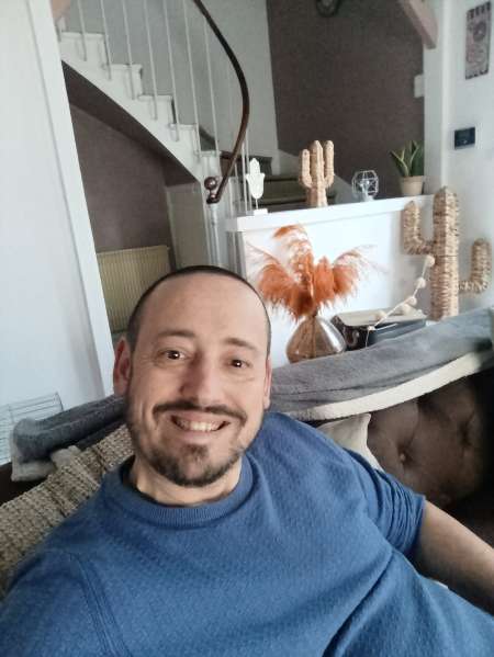 Je peux vous recevoir chez moi en toute discr�tion