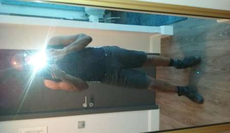 Beau Black sportif recherche...