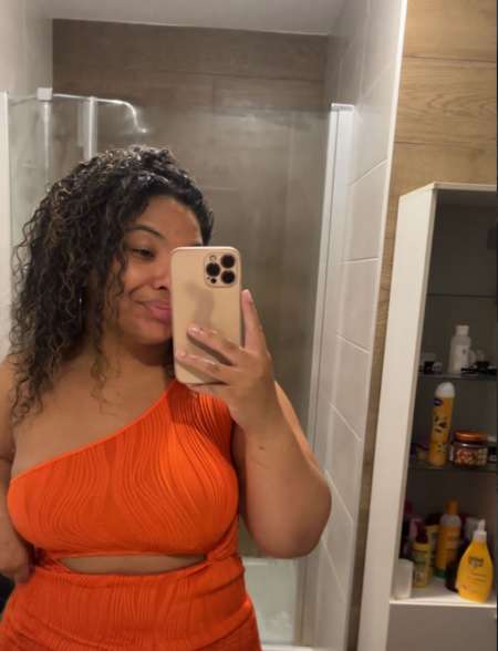 Disponibles pour te satisfaire