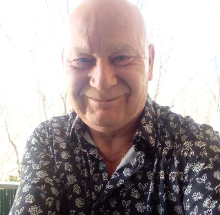 Homme m�r cochon re�oit couple ou femme seule