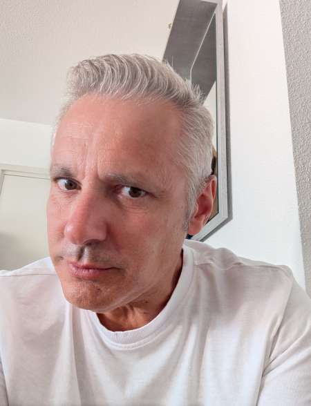 Homme 56 ans recherche femme ou couple