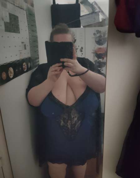 Confidente ronde et complice