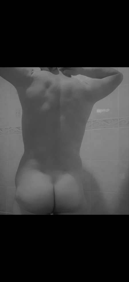 Homme mature pour jeune femme et femme à éduquer